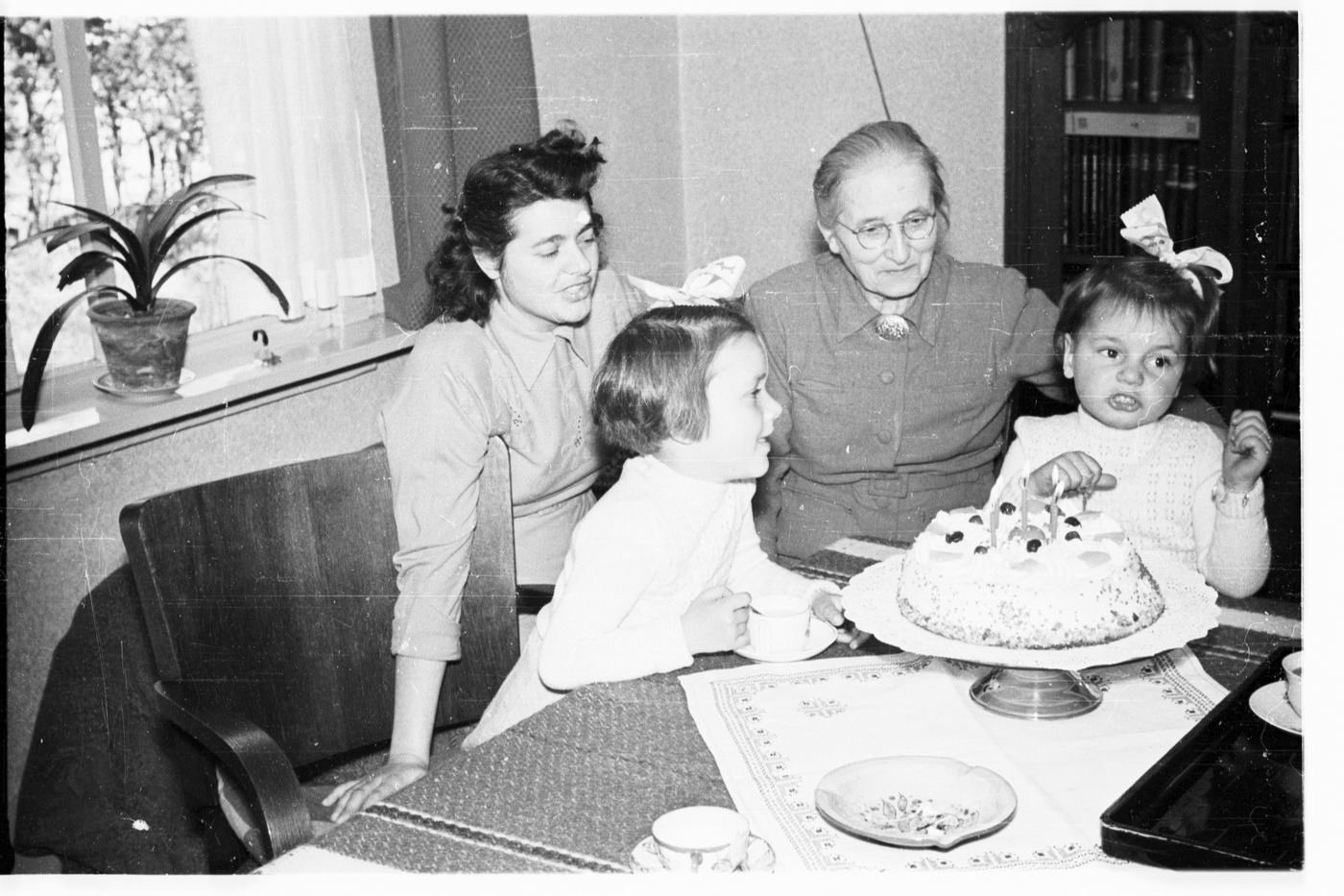 familiemengelbergthuis1952.jpg