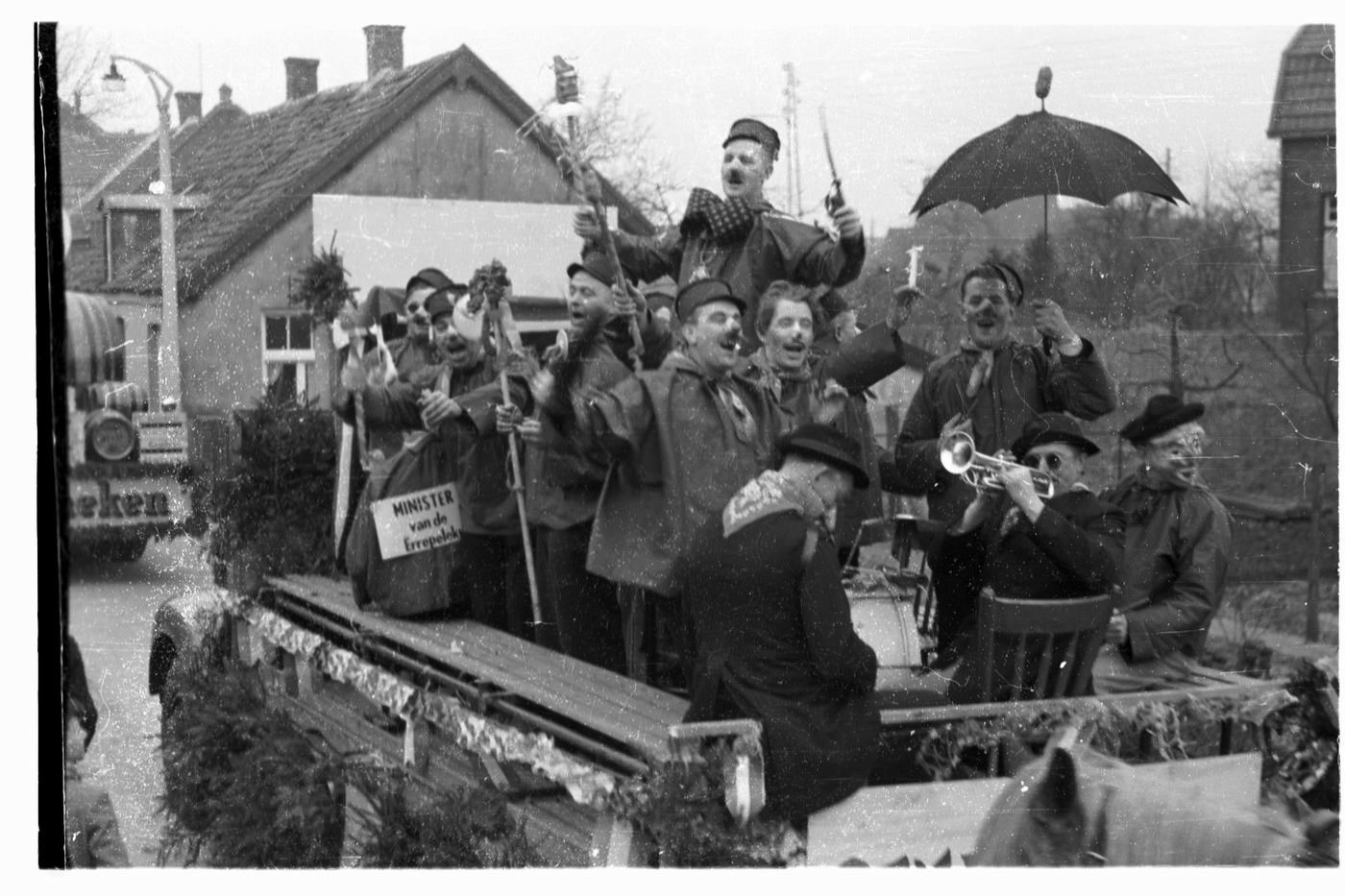 optocht1952w.jpg