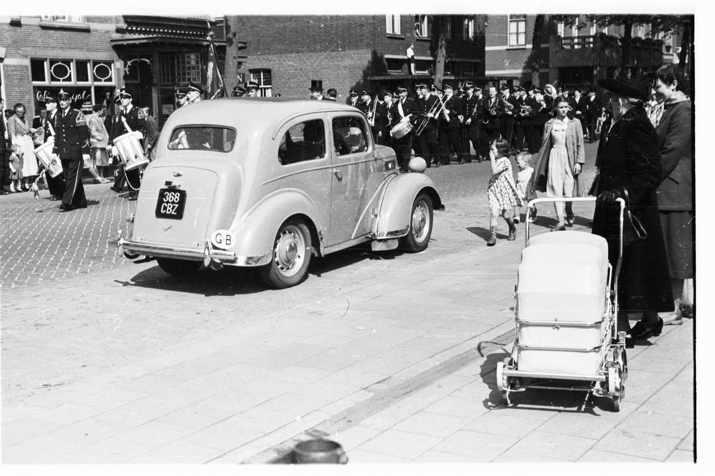 processiespoorstraatf1952tambourmaitrewaspaaaldersdekappernamentromslagersnikkessengoertznoy.jpg